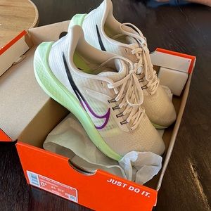 Women’s Nike Air Zoom Pegasus 39 BRAND NEW NEVER WORN